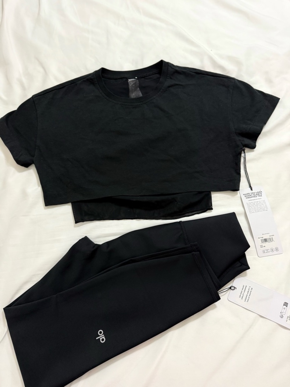 Alo Black Cropped Tee XS and 7/8 Legging S Set NWT - Picture 2 of 5